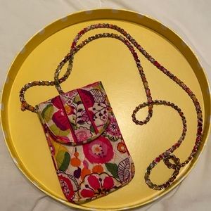 Good condition Vera Bradley cellphone cross body purse